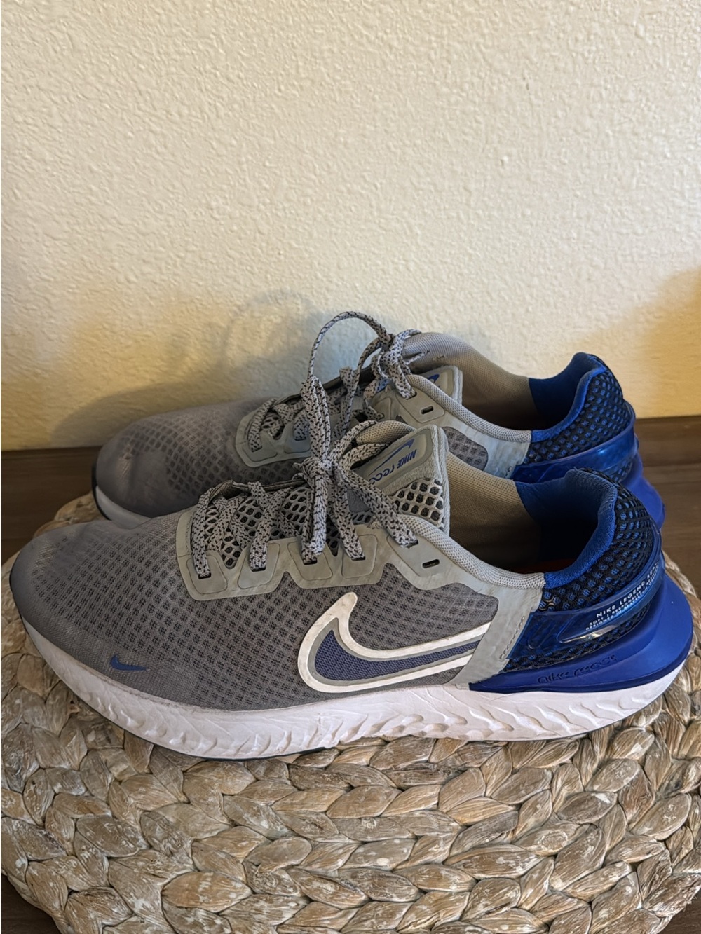 Nike shoes size 10
